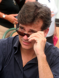 http://www.agoravox.fr/local/cache-vignettes/L250xH334/250px-Arnaud_Montebourg2-3288b.jpg