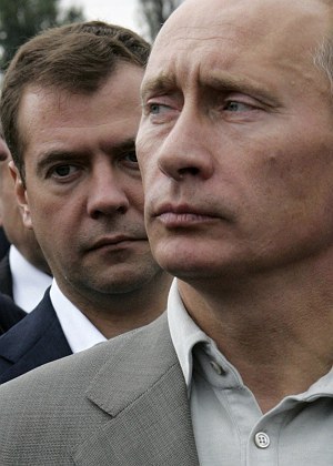 http://www.agoravox.fr/local/cache-vignettes/L300xH420/poutine_medvedev2-2-52fc3.jpg