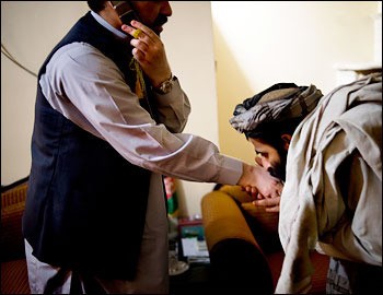 Karzaï, le Parrain de l'Afghanistan (13) un général transparent comme du cristal