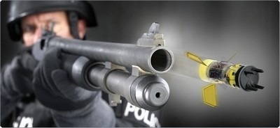 Vitrines de Noël : Les futurs « jouets » des policiers disponibles à Milipol
