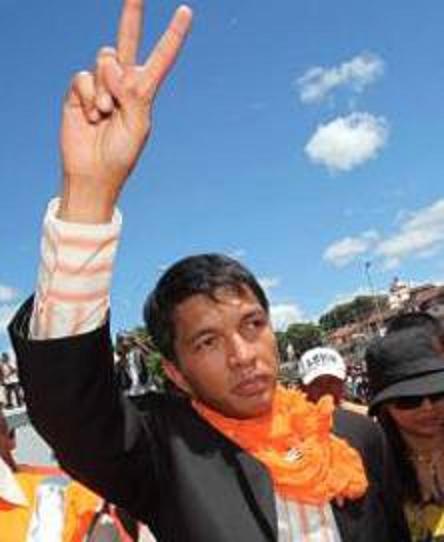 La Révolution orange malgache voit rouge (2/2)