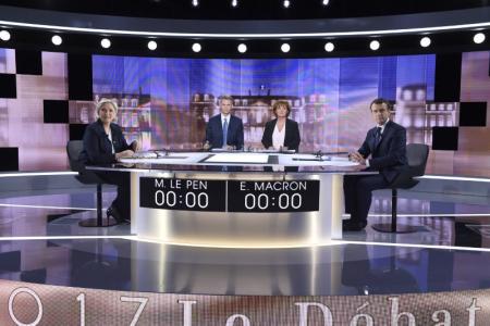Les envahisseurs : la navrante parodie de Marine Le Pen...