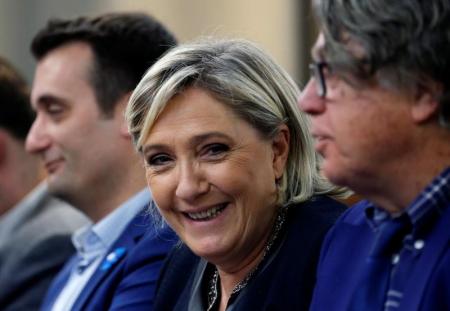 Nicolas Dupont-Aignan rallie l'extrême droite de Marine Le Pen....