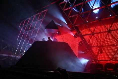 « Alive 2007 », CD du Bercy des Daft Punk : show devant !