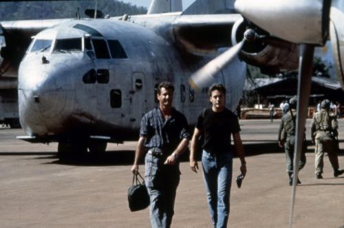 Guantanamo : quand tombent les avions, les porte-containers attendent