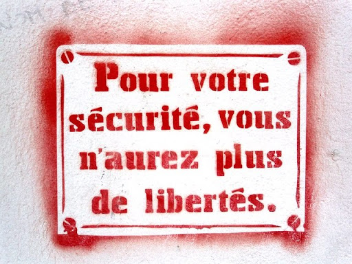 La manipulation en démocrature