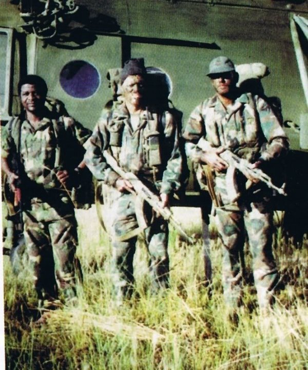 Old Photos of Executive Outcomes ExecutiveOutcomes8-90d7f