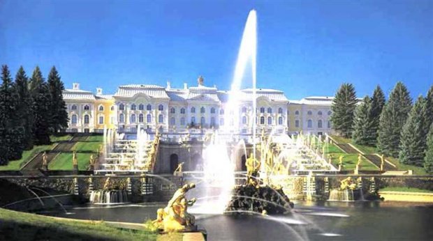 Peterhof ou la maison de Pierre