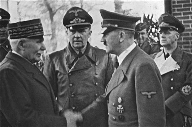 Gouvernement de Vichy, le Maréchal Pétain avec Adolph Hitler, le 24 octobre 1940 à Montoire