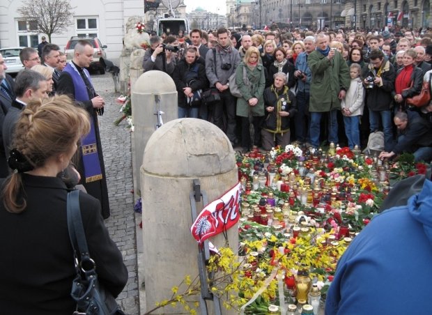 Catastrophe aérienne de Smolensk : lorsqu'une émotion succède à une autre…