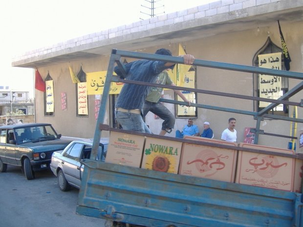 Le Hezbollah prend de vitesse les ONG dans leurs distributions
