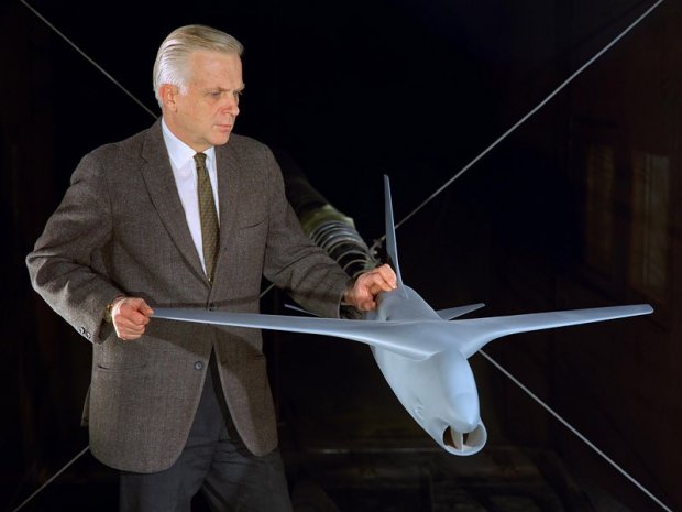 L'homme qui avait inventé les avions taille fine