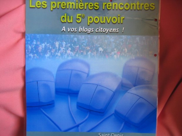 L'affiche des « Premières rencontres du 5ème pouvoir » : les métamorphoses de la souris