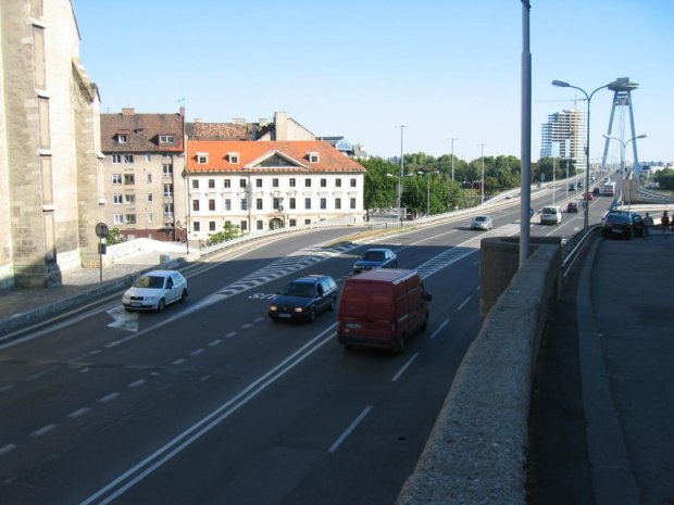 « L'aveu » des barbares à Prague et à Bratislava