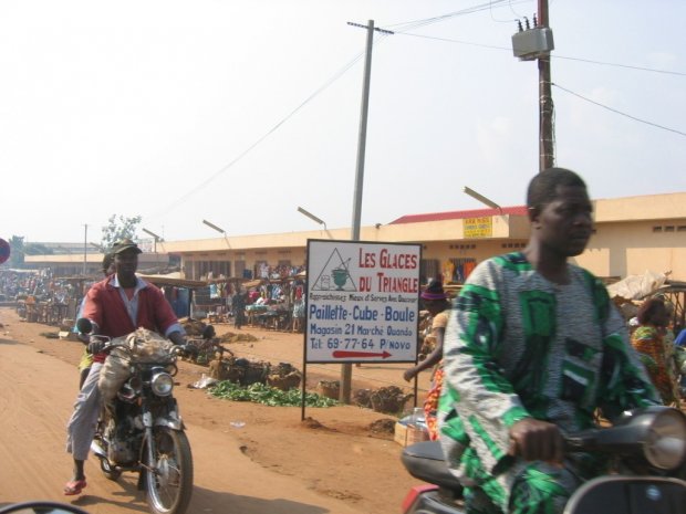Le Bénin met fin à la vente d'essence frelatée, au détriment de nombreux habitants