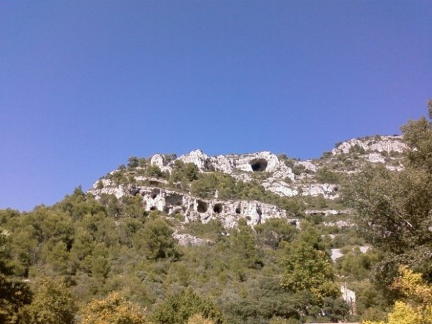 La source mystérieuse : Fontaine de Vaucluse...
