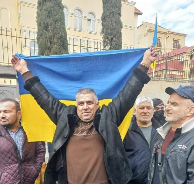 « Mourir ou être » : un manifestant défie Hamlet dans une prison azerbaïdjanaise...