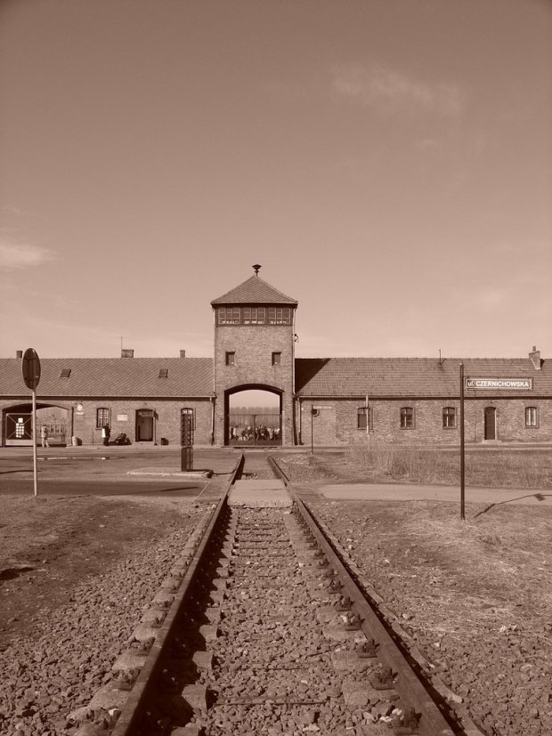 Passeurs de mémoire, porteurs d'espoir