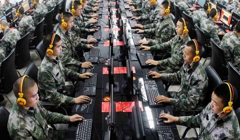 Des unités militaires de cyberguerre traquent les anti-vaccins sur la Covid-19