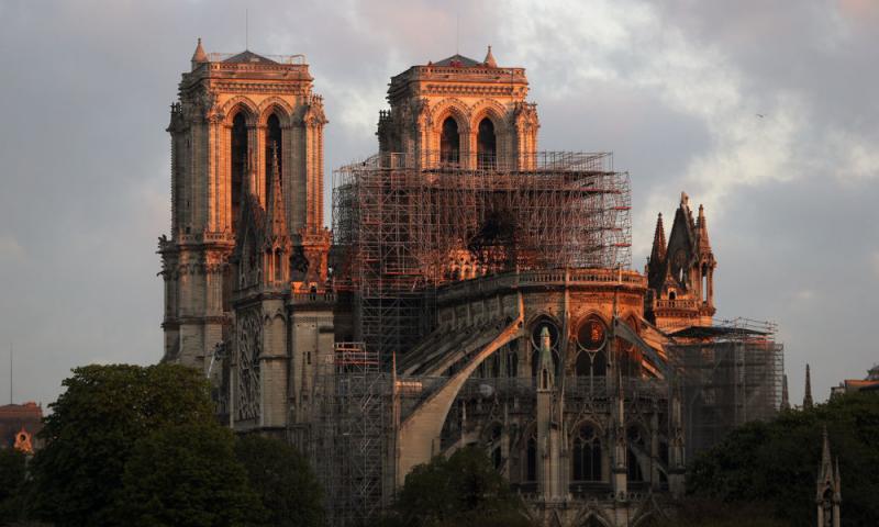 « Notre-Dame relève du patrimoine mondial, on ne peut pas faire n'importe quoi »