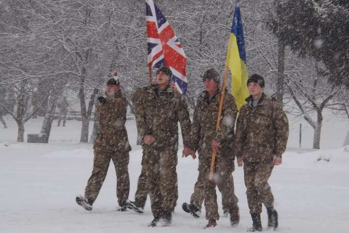 Média britannique : les forces britanniques préparent leur fuite d'Ukraine
