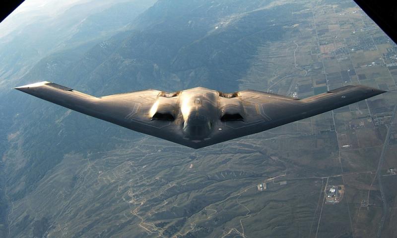 Dans l'Europe du virus, les bombardiers US nucléaires d'attaque arrivent