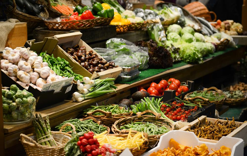 Sur les étals du marché aux légumes