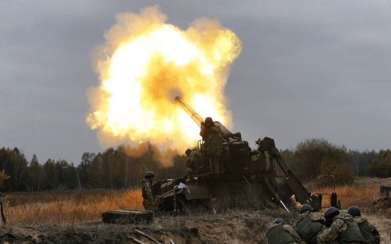 L'armée ukrainienne bombarde la RPD à coup d'artillerie de 122 mm et tue un civil à Donetsk