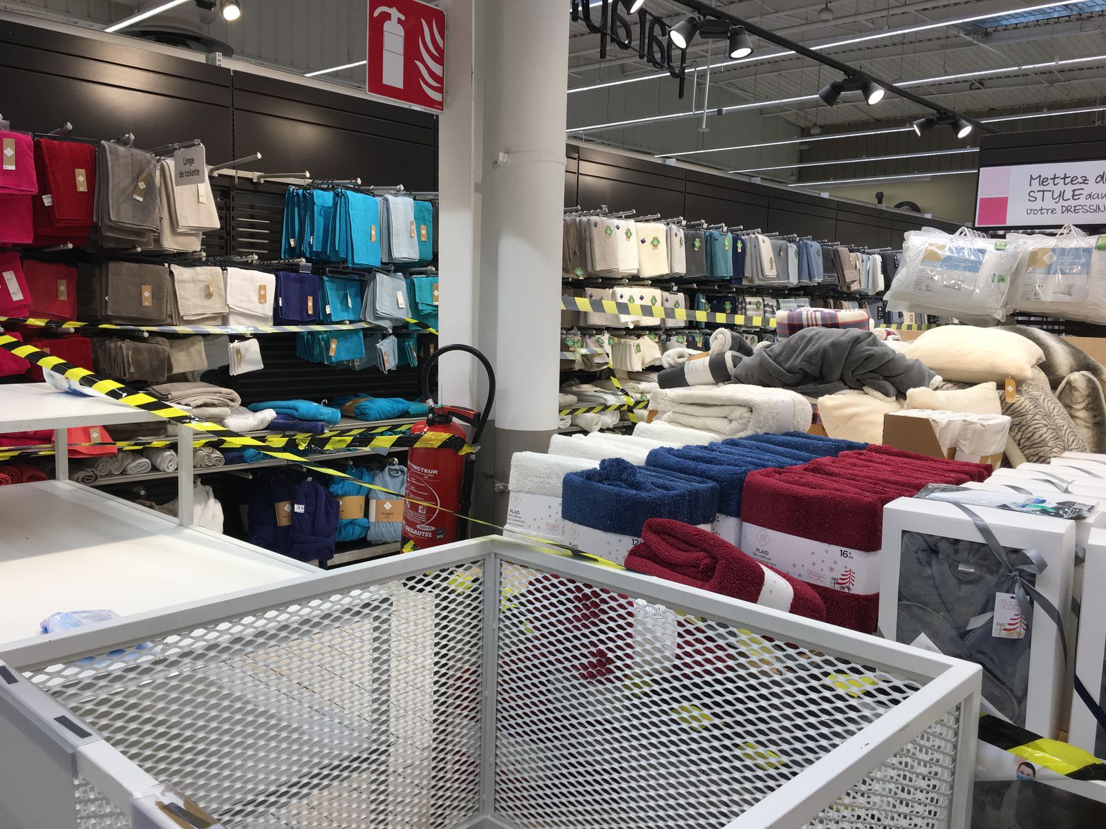Rayons fermés dans les supermarchés...