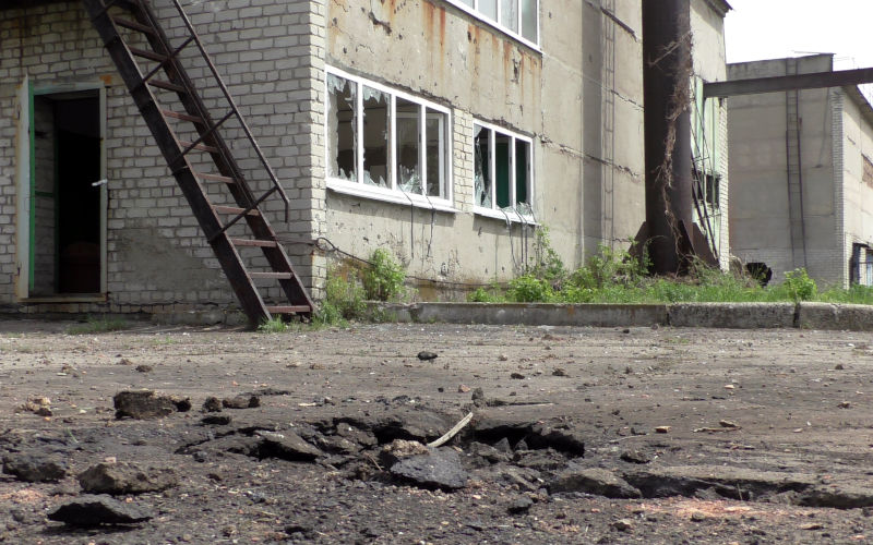 RPD - L'armée ukrainienne bombarde la périphérie de Donetsk, endommageant deux habitations et une station de pompage
