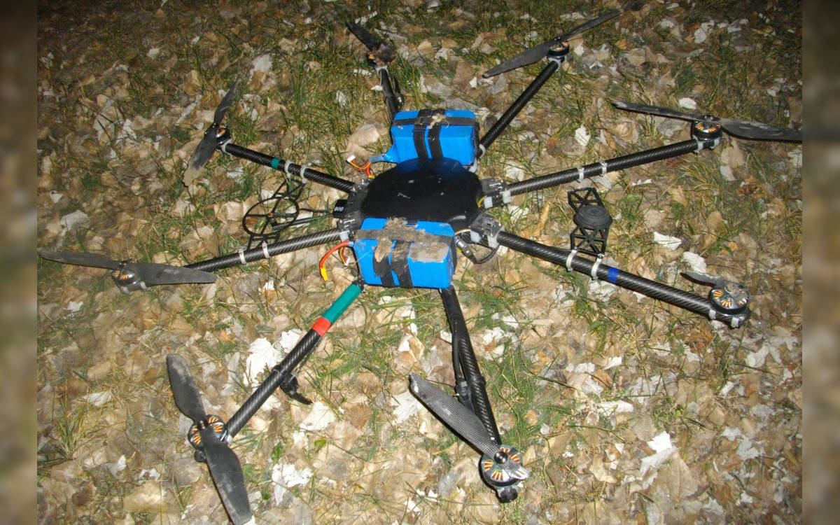 La milice populaire de la RPD capture un drone de l'armée ukrainienne chargé d'explosifs