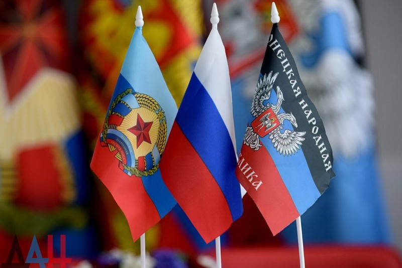 Russie - Discussions sur la sortie de l'Ukraine des accords de Minsk et le rattachement du Donbass