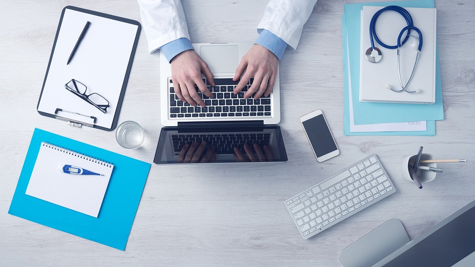 Médicaments : des études cliniques truquées ?