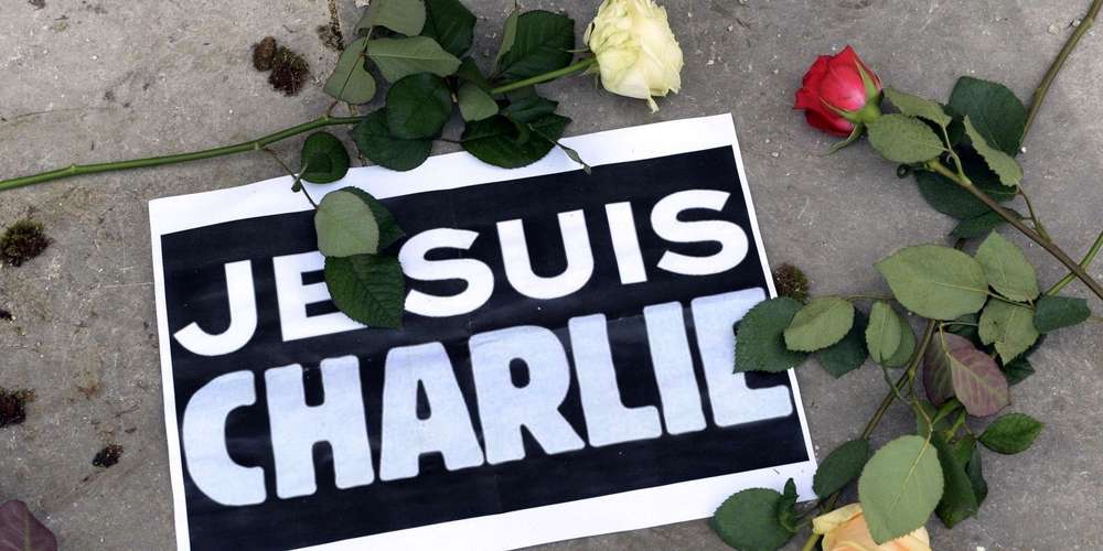 Chomsky : les attaques contre Charlie Hebdo révèlent l'hypocrisie de l'Occident