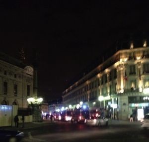 Des cars de police déboulent place Vendôme le 12 avril 2013