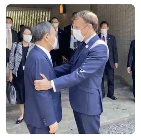Au Japon, Macron fait doublement honte à la France