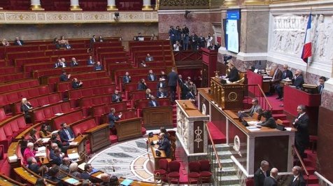 PLF 2026 : rejet des deux motions de censure pour le volet recettes