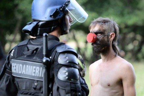 Résultat de recherche d'images pour "le clown zadiste"