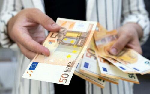 La BCE s'en tient au papier pour les billets en euro