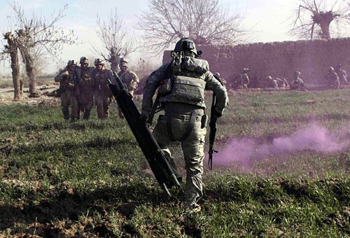 Karzaï, le Parrain de l'Afghanistan (8) : détournements d'aide humanitaire sur fond de démonstration militaire