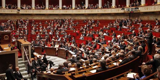 Après l'assemblée, le sénat ratifie le traité budgétaire européen...