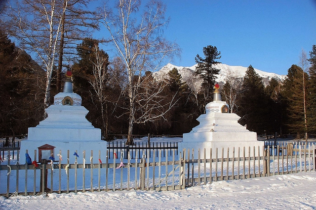 Stupas du Badkhirkharma dastan, temple bouddhiste d'Archan  Bernard Grua