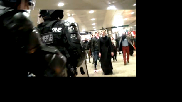 L'ensoutané face aux gendarmes