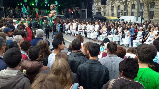 Arriv�e de la marche Alternatiba , place de la R�publique,  � Paris