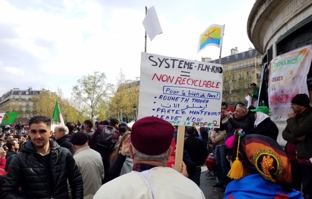 Dimanche alg�rien place de la R�publique 14/04/2019