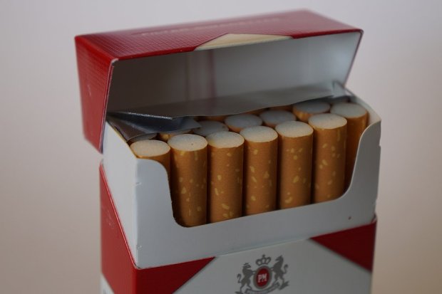 File:Cigarettes in a cigarette packet (close-up).JPG