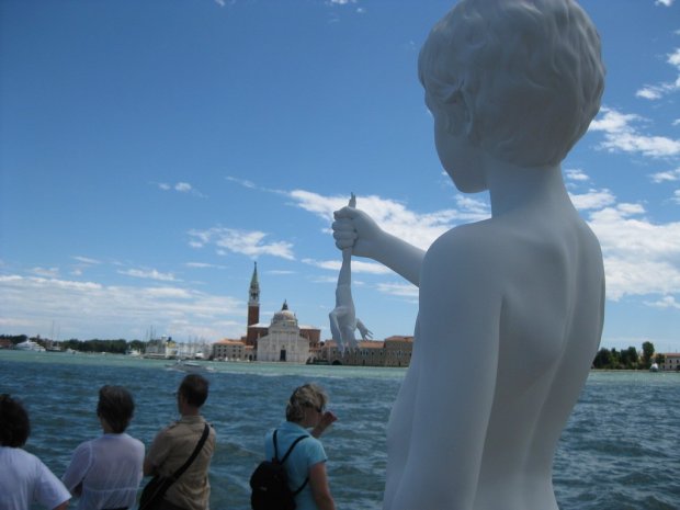 Petites jouissances secrètes devant l'art prisé d'un milliardaire à Venise