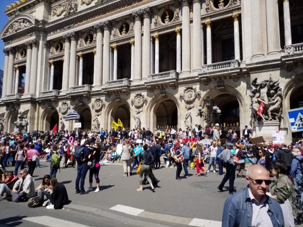 La f�te � Macron