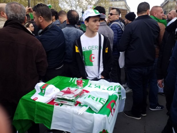 Dimanche alg�rien place de la R�publique 14/04/2019