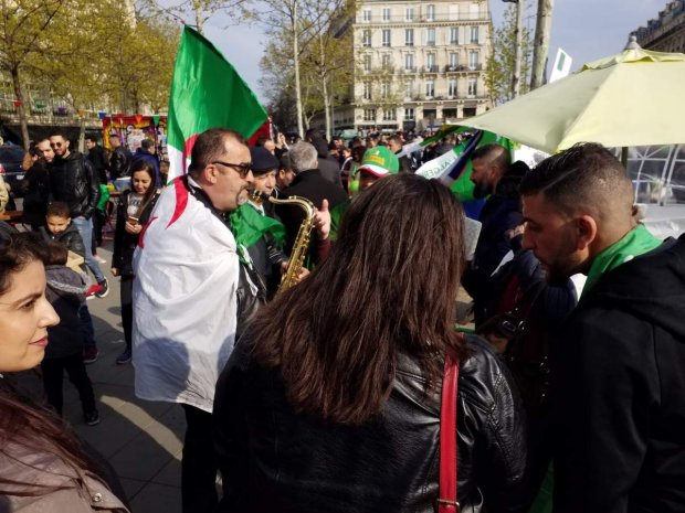 Dimanche alg�rien place de la R�publique 14/04/2019